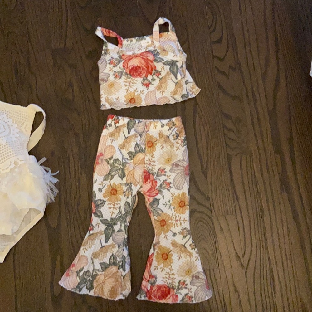 Like new 2 piece 9-12 months